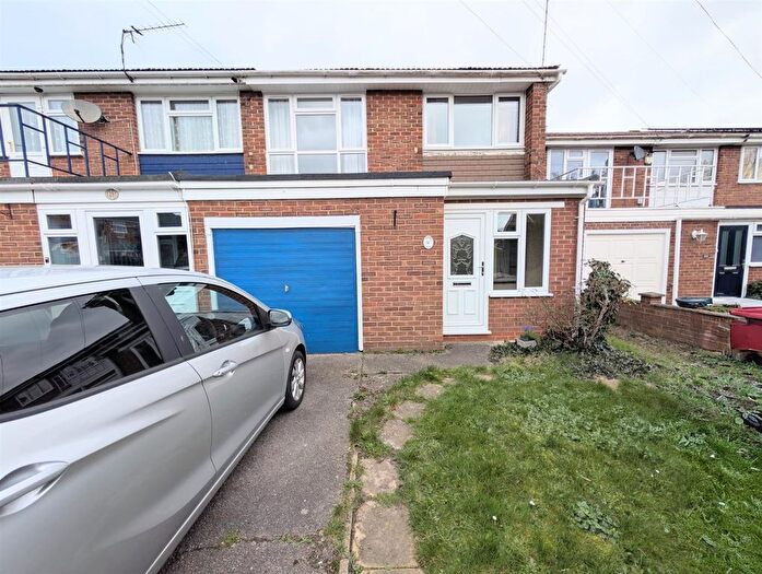 3 Bedroom End Of Terrace House For Sale In Warner Close, Cippenham, SL1