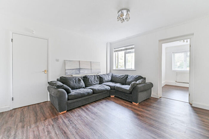2 Bedroom Flat For Sale In Bedford Place, East Croydon, Croydon, CR0