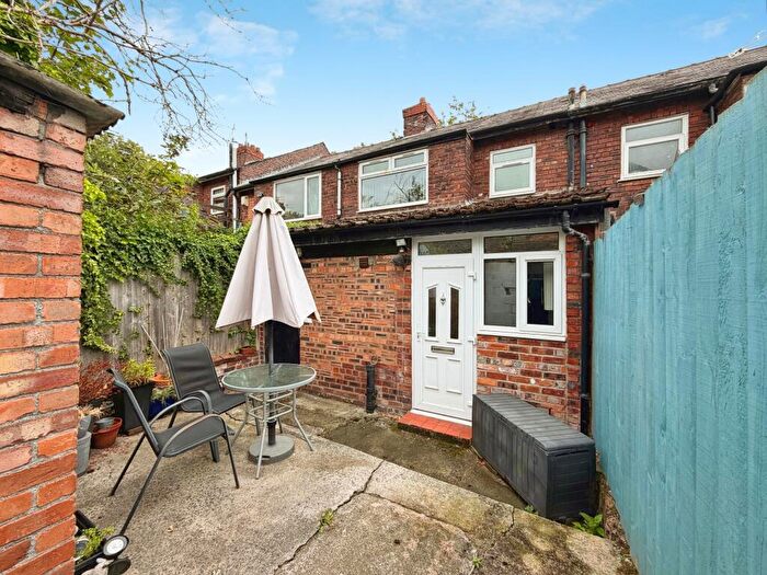 2 Bedroom Flat For Sale In Garston Old Road, Liverpool, L19