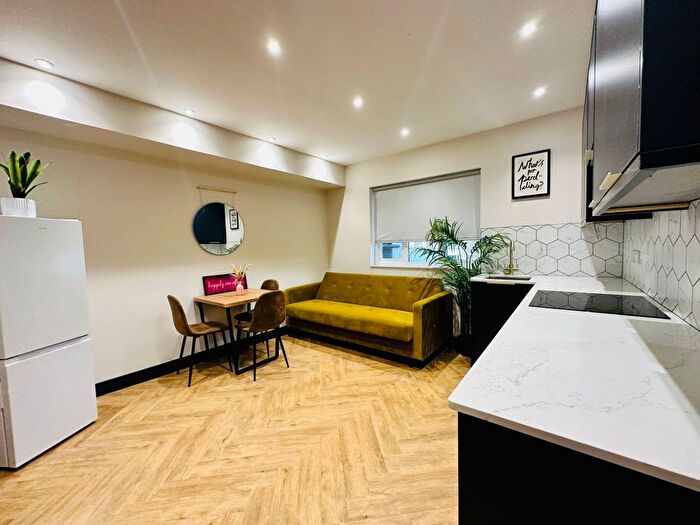 3 Bedroom Flat To Rent In Portland Road, Hove, BN3