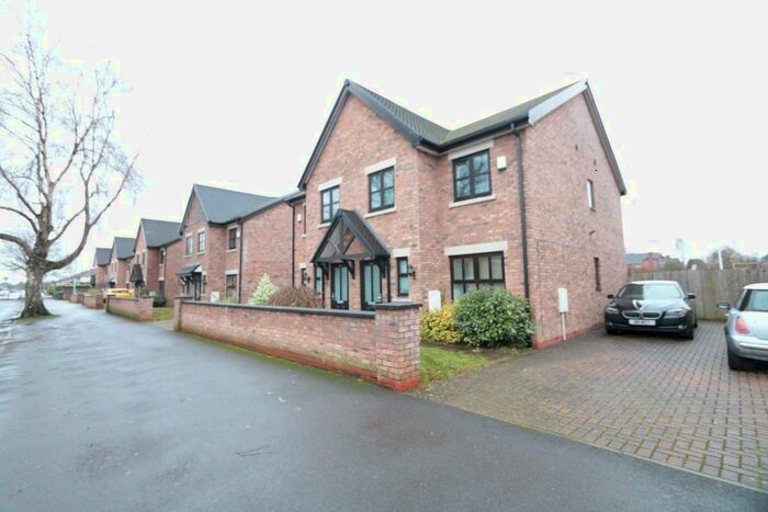 3 Bedroom Semi-Detached House To Rent In Brantingham Road, Chorlton Cum Hardy, Manchester, M21