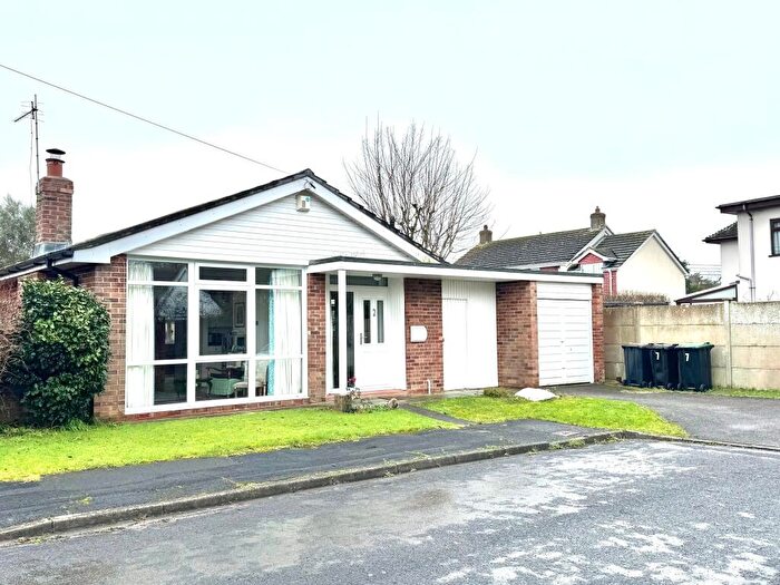 2 Bedroom Bungalow For Sale In Branksome Close, BH25