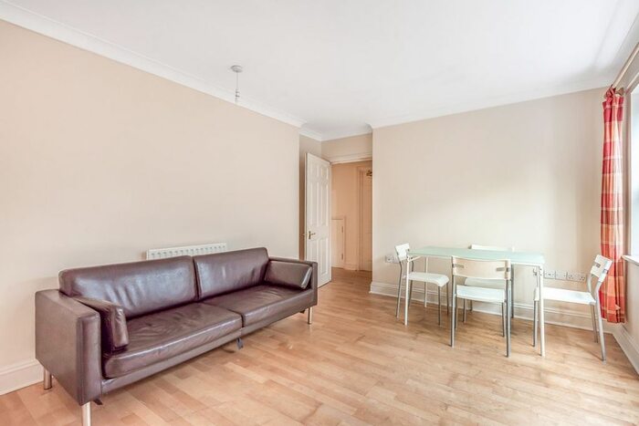 2 Bedroom Flat To Rent In Queens Road, Guildford, GU1