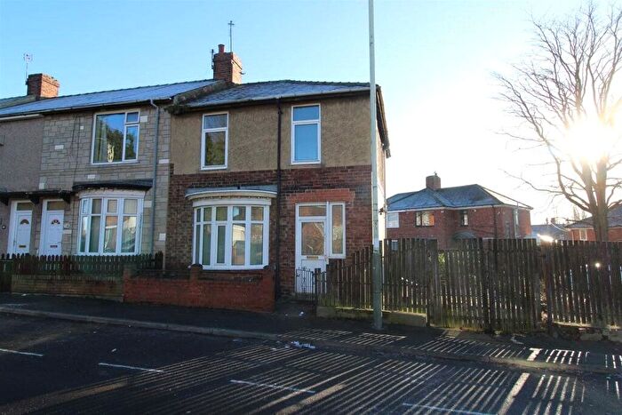 3 Bedroom End Of Terrace House For Sale In Longfield Road, Darlington, Durham, DL3