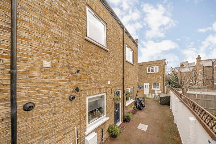 2 Bedroom End Of Terrace House For Sale In Southey Road, London, N15