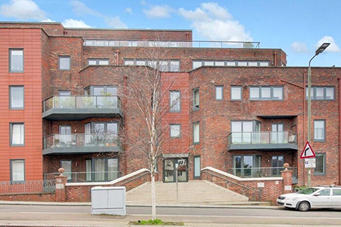 2 Bedroom Apartment For Sale In Hodford Road, Golders Green, NW11