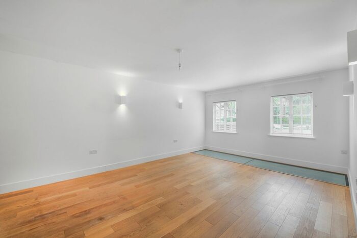 5 Bedroom Semi-Detached House To Rent In Arlington Road, Twickenham, TW1