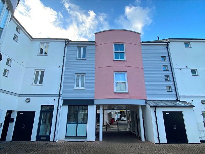 2 Bedroom Flat To Rent In The Piazza, Bodmin, PL31