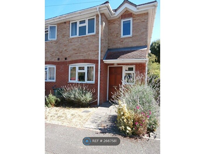 3 Bedroom Semi-Detached House To Rent In Hillrise, Guildford, GU2