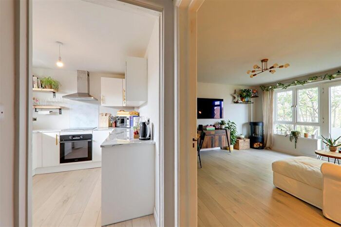 1 Bedroom Flat For Sale In Ashington Court, Broadwater Street East Broadwater, Worthing, BN14