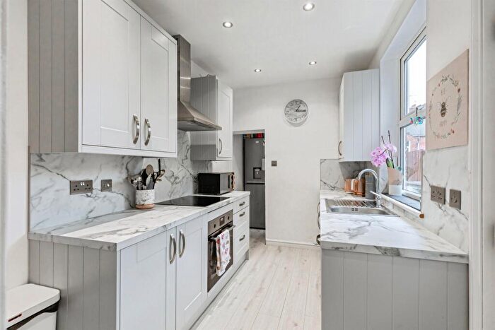 2 Bedroom Semi-Detached House For Sale In Pytchley Road, Rushden, NN10