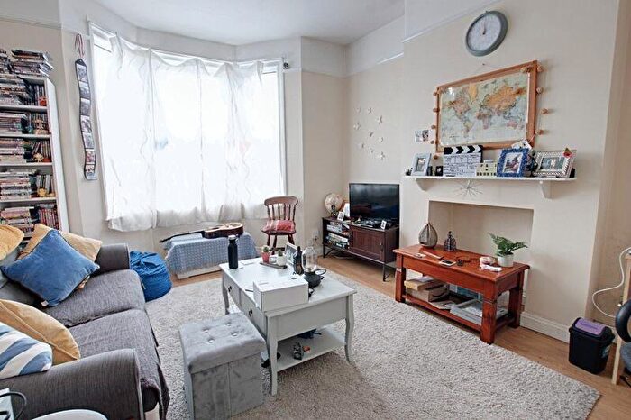 1 Bedroom Apartment To Rent In Lower Bristol Road, Bath, BA2