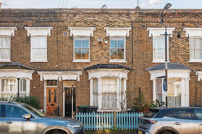 2 Bedroom Flat To Rent In Billington Road, London, SE14