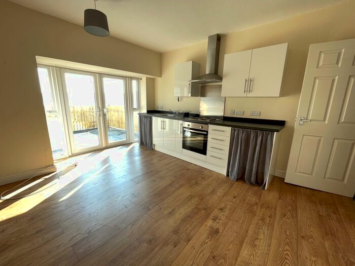 2 Bedroom Maisonette To Rent In Eastborough, Scarborough, YO11