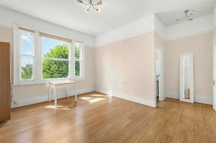 1 Bedroom Flat To Rent In Highlever Road, London, W10