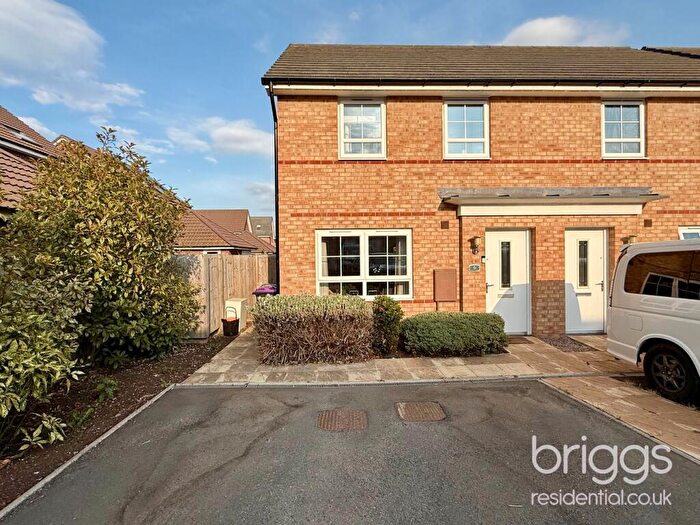 3 Bedroom Semi-Detached House For Sale In Hereford Square, Bourne, PE10