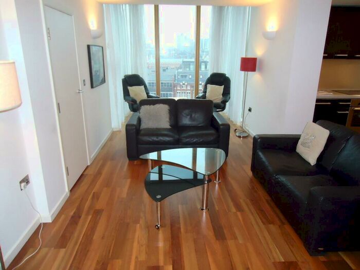 2 Bedroom Flat To Rent In Wellington Street, Leeds, West Yorkshire, Uk, LS1