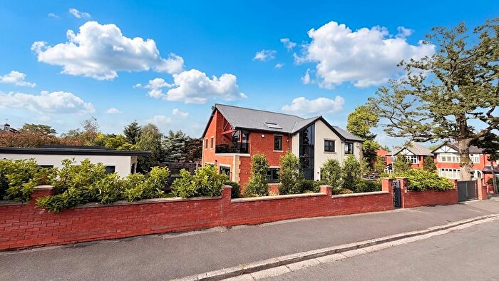 4 Bedroom Detached House For Sale In Woodlands Road, Worsley, M28
