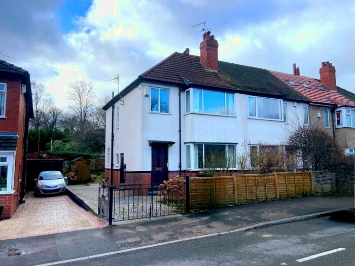 3 Bedroom Semi-Detached House To Rent In St Annes Drive, Kirkstall, Leeds, LS4