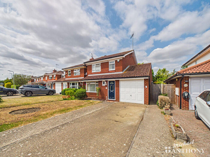 3 Bedroom Detached House For Sale In Wheeler Close, Aylesbury, HP20