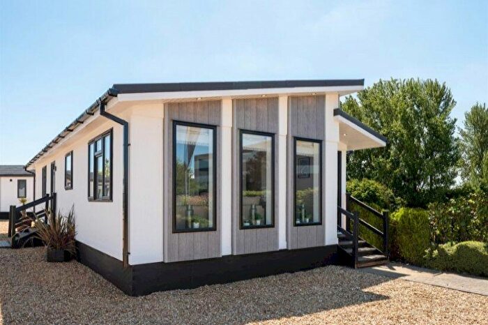 2 Bedroom Park Home For Sale In , Mulberry Court, Picket Piece, Andover, Hampshire, SP11