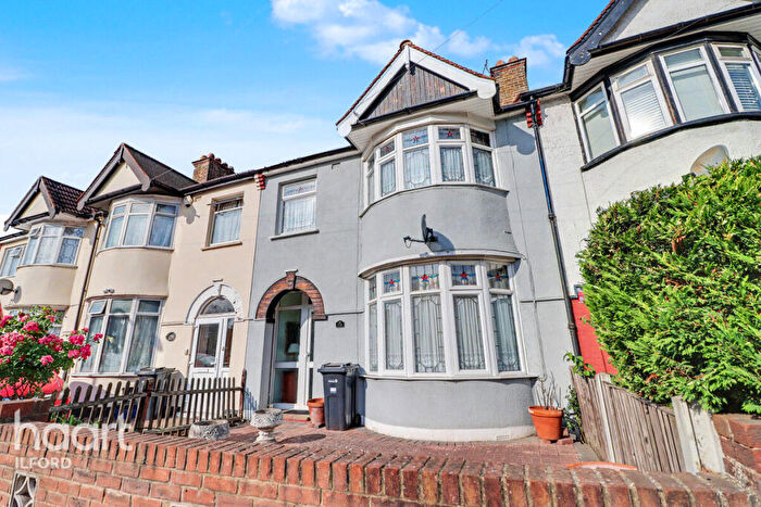 3 Bedroom Terraced House For Sale In South Park Road, Ilford, IG1