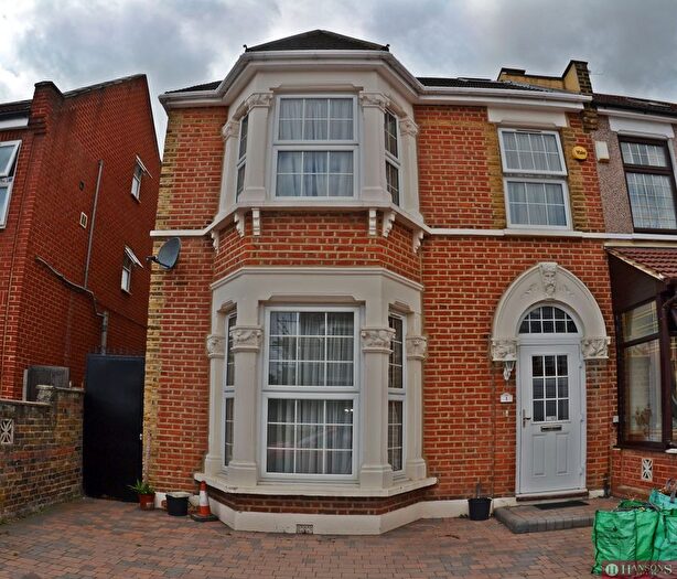 4 Bedroom Terraced House To Rent In Lansdowne Road, Seven Kings, IG3