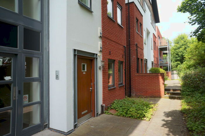 1 Bedroom Apartment To Rent In Cavendish Road, West Didsbury, M20