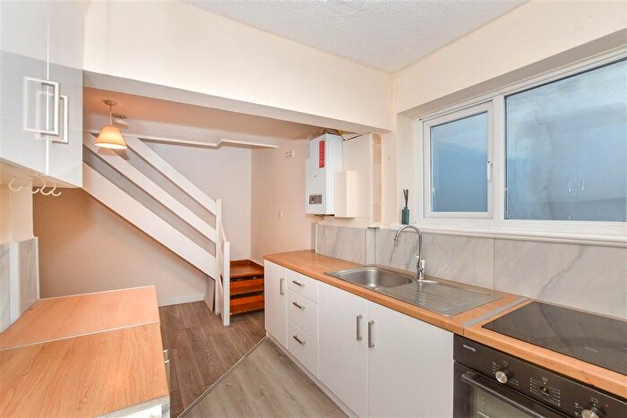 3 Bedroom End Of Terrace House For Sale In Croft Road, Ashford, Kent, TN24