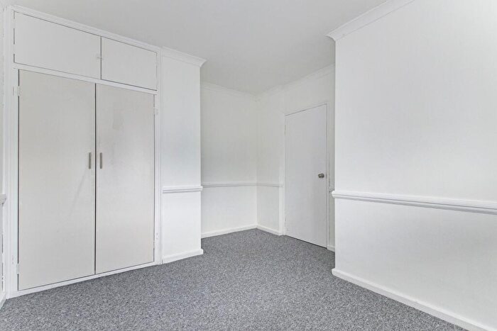 2 Bedroom Flat To Rent In Clendon Way London, SE18