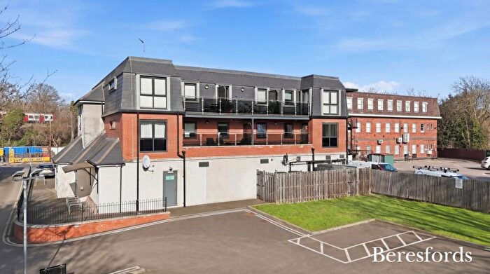 2 Bedroom Apartment For Sale In Upminster Road, Upminster, RM14