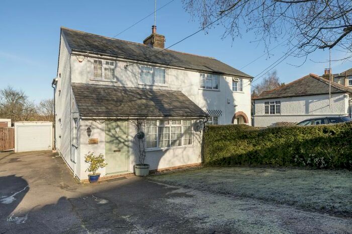 3 Bedroom Semi-Detached House To Rent In High Wycombe, Buckinghamshire, HP14