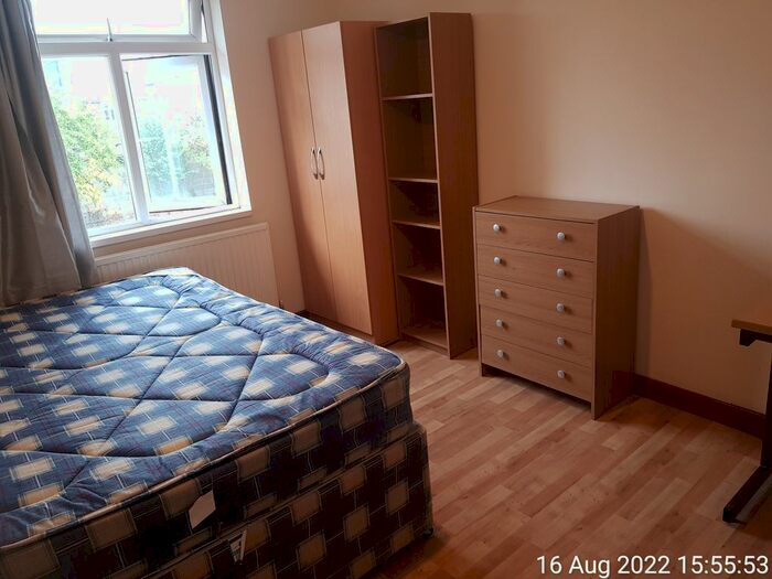 4 Bedroom Semi-Detached House To Rent In Ridgefield Road, Oxford, OX4