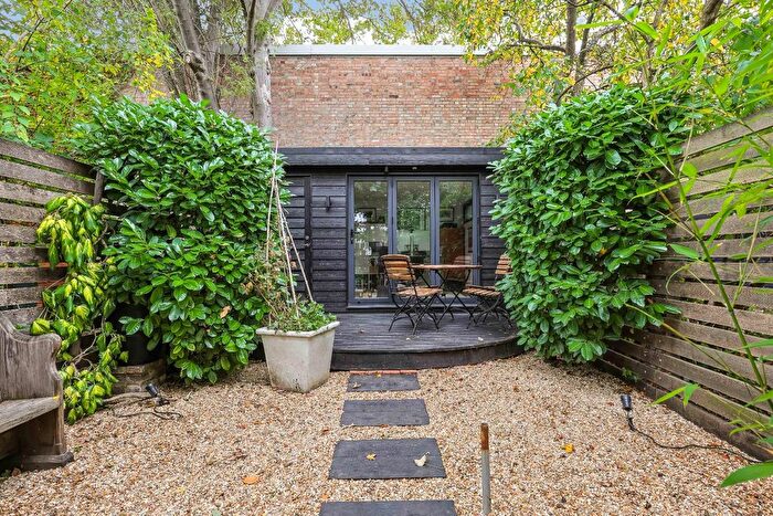 2 Bedroom Terraced House For Sale In Ainsworth Street, Cambridge, CB1