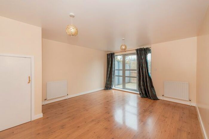 2 Bedroom Maisonette To Rent In Hindon Court, Wilton Road, Pimlico, London, SW1V