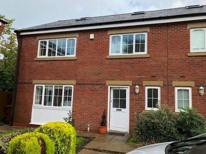 3 Bedroom Semi-Detached House To Rent In Ravenswood Brow, Billinge, WN5