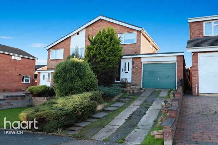 3 Bedroom Semi Detached House For Sale In Malmesbury Close, Ipswich, IP2