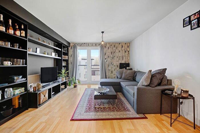 1 Bedroom Flat To Rent In Stane Grove, London, SW9