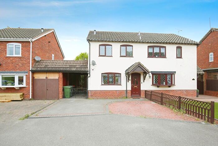 3 Bedroom Semi-Detached House For Sale In Kiln Way, Polesworth, B78