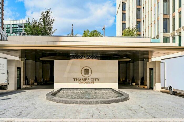 3 Bedroom Flat To Rent In Carnation Way, Vauxhall, London, SW8