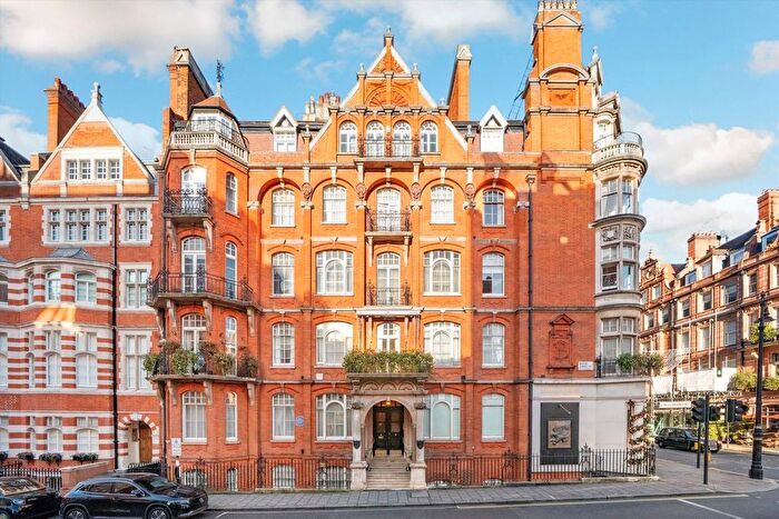 3 Bedroom Flat For Sale In Mount Street, Mayfair, W1K