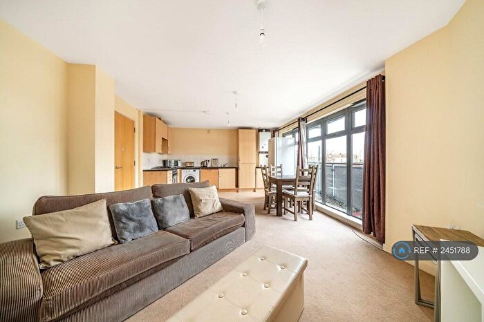 2 Bedroom Flat To Rent In Norwood Road, London, SE27