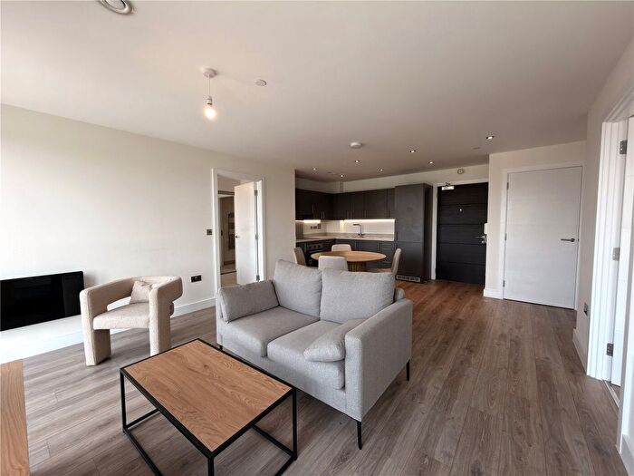 2 Bedroom Flat To Rent In Boulevard Plaza, A Bristol Street, Birmingham, B5