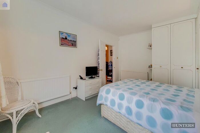 2 Bedroom Bungalow To Rent In A Sylvia Avenue, Pinner, Greater London, HA5