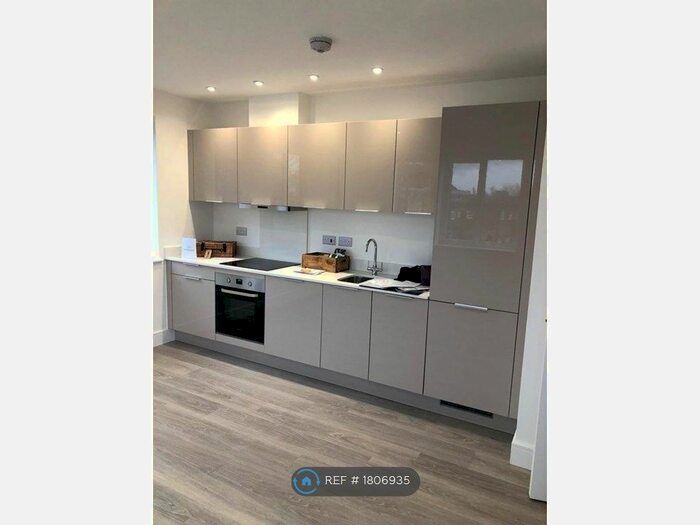 1 Bedroom Flat To Rent In North Street, Horsham, RH12