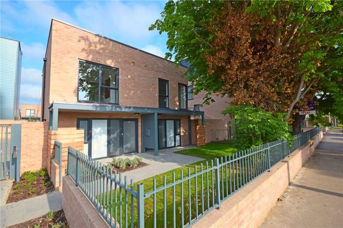 2 Bedroom Semi-Detached House To Rent In Flamsteed Close, Cambridge, CB1