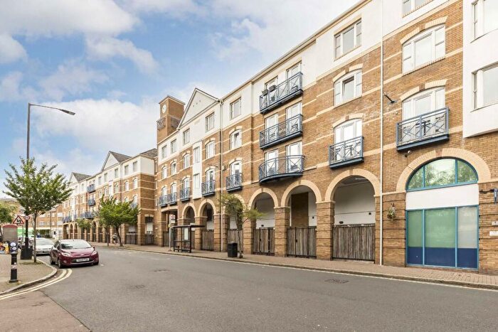 2 Bedroom Flat To Rent In Rotherhithe Street, London, SE16