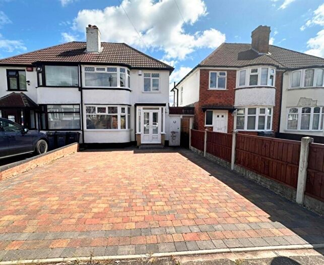 3 Bedroom House To Rent In Foden Road, Birmingham, B42