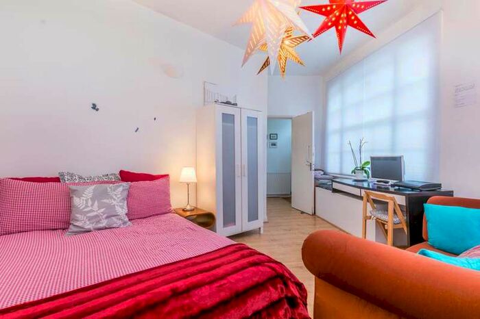 2 Bedroom Flat To Rent In Argyle Street, Bloomsbury, WC1H