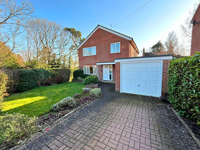 4 Bedroom Detached House For Sale In The Rise, Thatcham, RG18